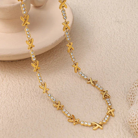 Gold Embrace Ketting